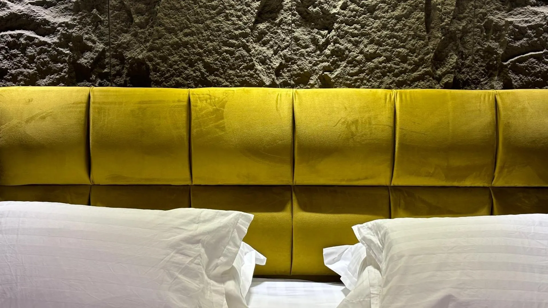 Luxury Boutique Apartments / City Center Tiran Arnavutluk
